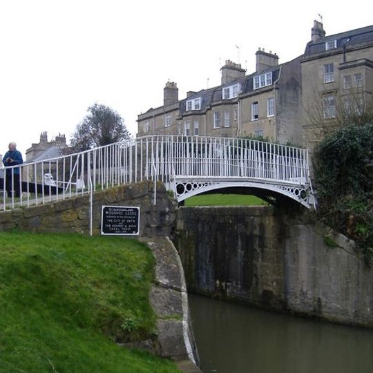Footbridge Adjoining Top Lock