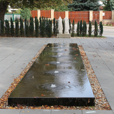 Fontána před budovou úřadu MČ v Komíně