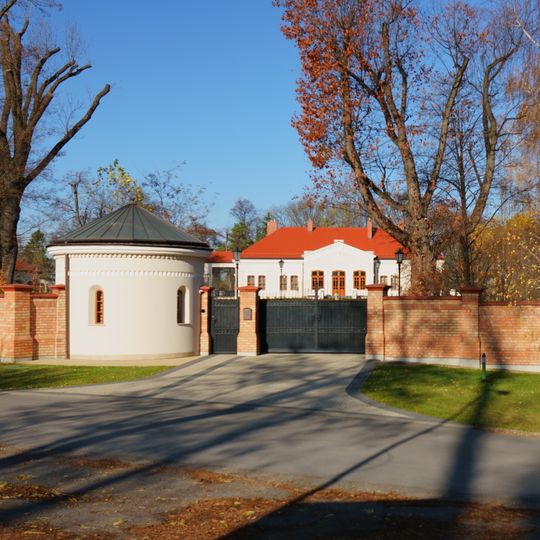 Zespół dworski i folwarczny w Więckowicach