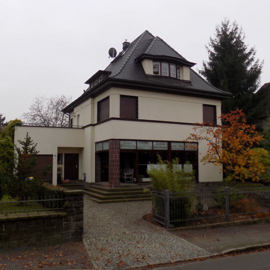 Wohn- und Geschäftshaus Albrechtshainer Straße 96