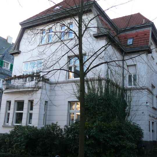 Moltkestraße 17