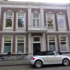 Sint Walburg 9, Tiel