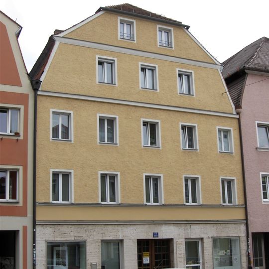 Wohn- und Geschäftshaus