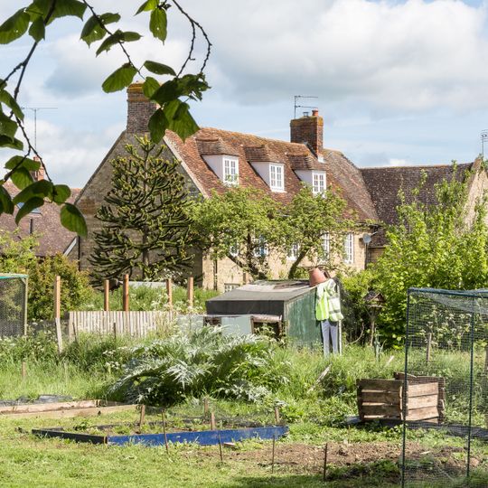 8, Manor Cottages, Old Wolverton Road