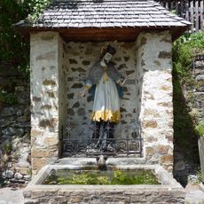 Dorfbrunnen mit hl. Johannes Nepomuk-Statue