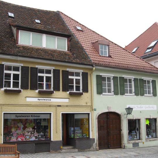 Wohn- und Geschäftshaus