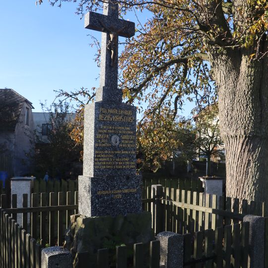 Kříž na křižovatce v Dolních Vilémovicích