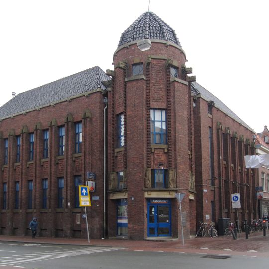 Bankgebouw in Amsterdamse School-stijl