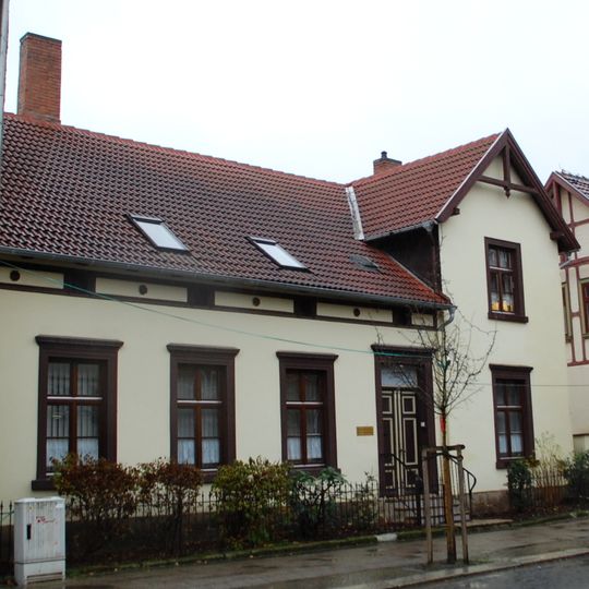 Bahnhofstraße 13