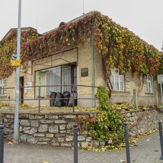 Pamětní deska v Bludově na ulici Nová dědina