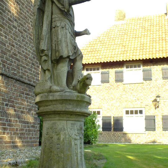 Sint-Michaëlkerk: Beeld van H. Michaël