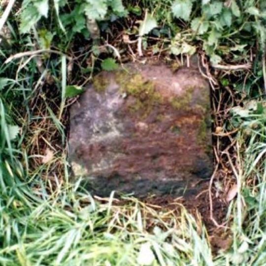 Milestone, NW of Vernon Yonge Arms, Croxtonbank