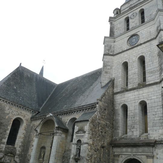 Église Saint-Pierre-et-Saint-Laurent de Baugé