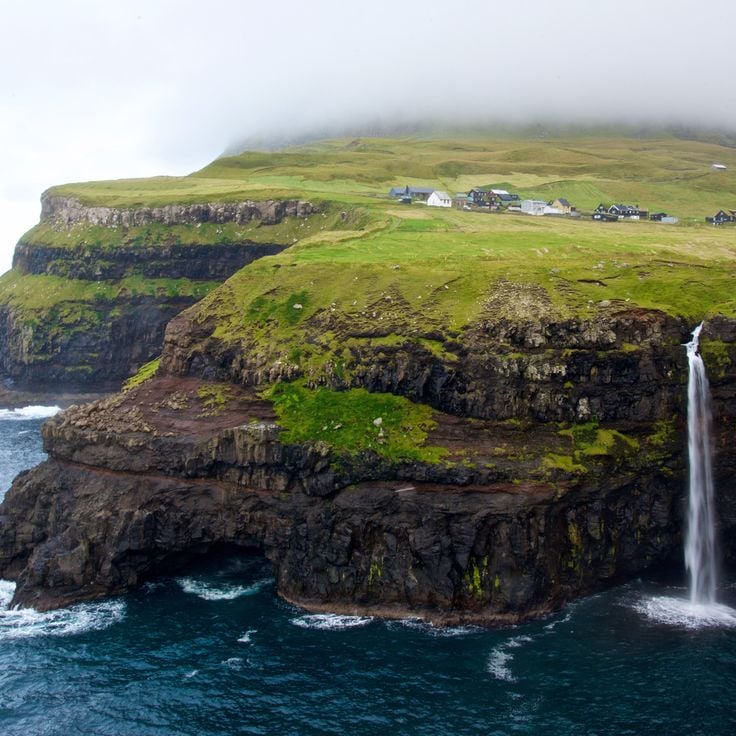 Cascade de Gásadalur