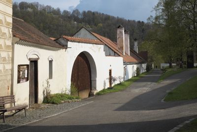 Entrance 1