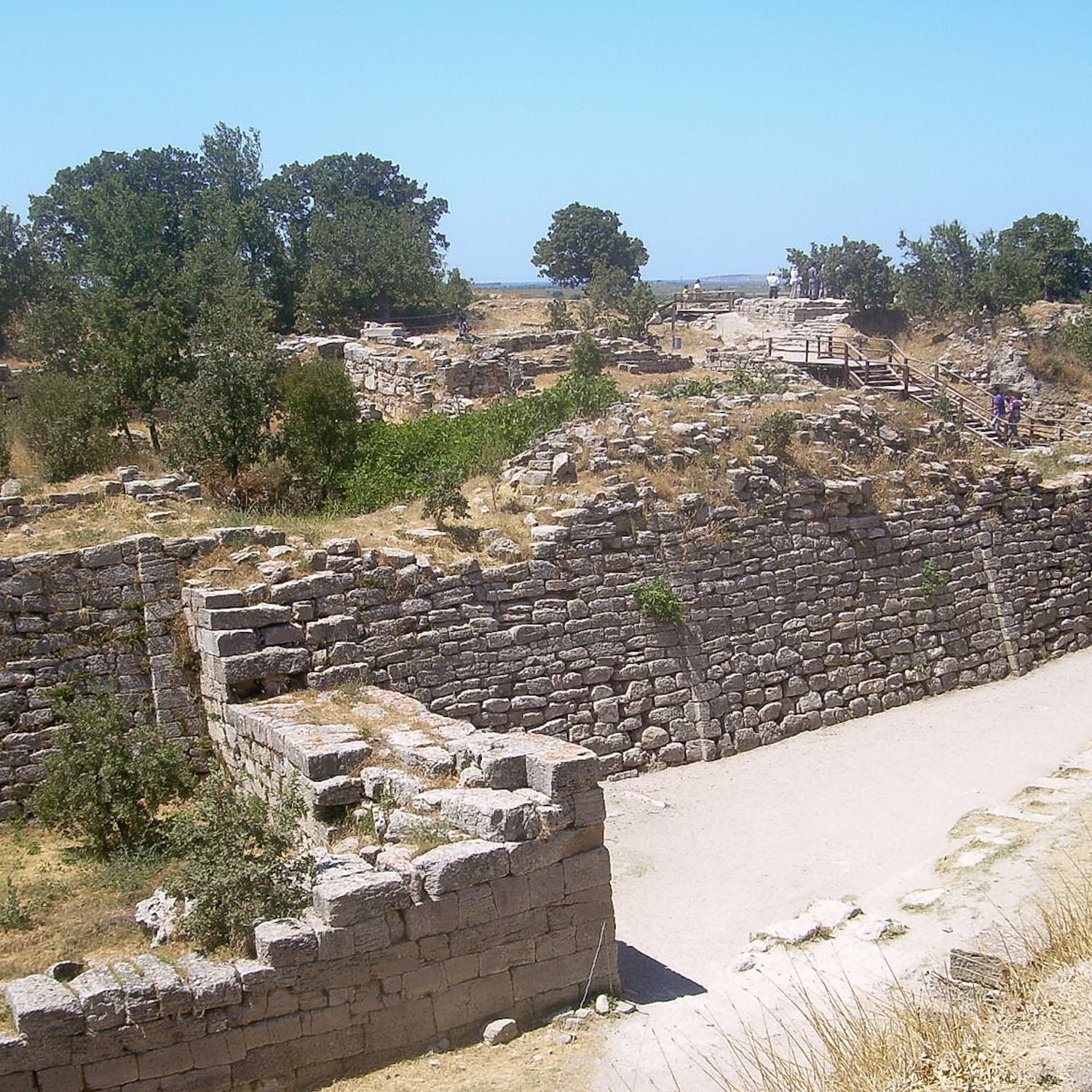 hisarlik-archaeological-site-and-hill-in-anakkale-province-turkey