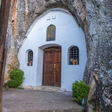 Église troglodyte Saint-Pierre-et-Saint-Paul de Rsovci