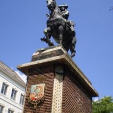 Equestrian statue of William III