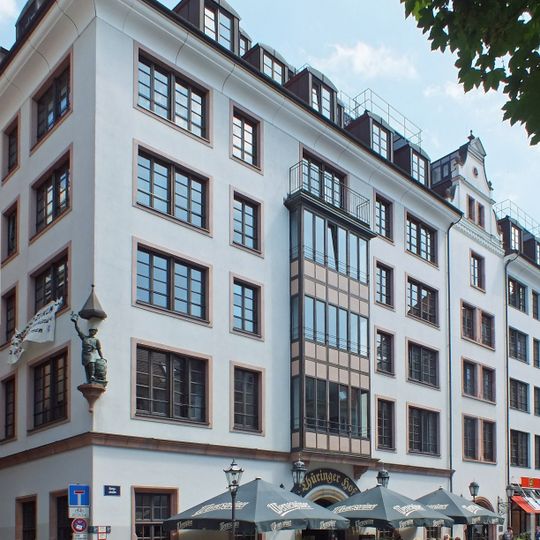 Spolien und Stücke des Wohn- und Geschäftshauses Thüringer Hof Burgstraße 19; 21