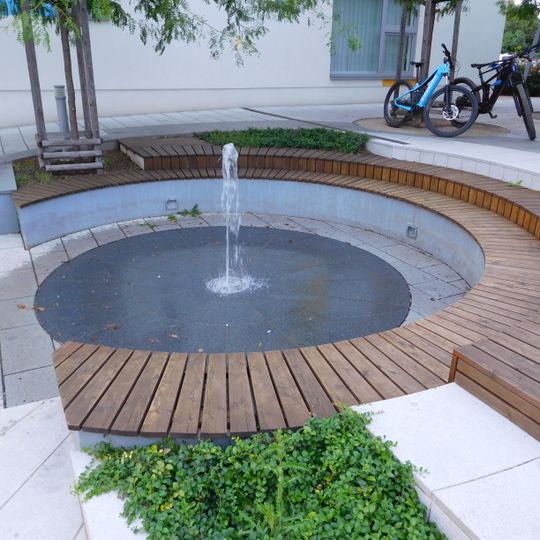 Fountain at Nové Chabry piazzetta