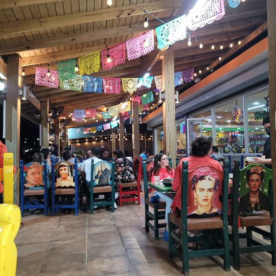 Dos Panza Taquería y Cantina