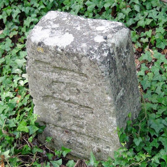 Milestone, Great Rollright; 150m S of Manor Farm, opp. lay-by