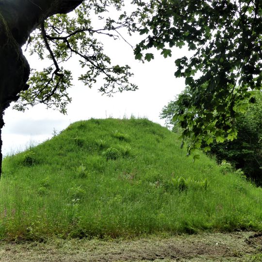 Mottes castrales de Saint-Oradoux-de-Chirouze