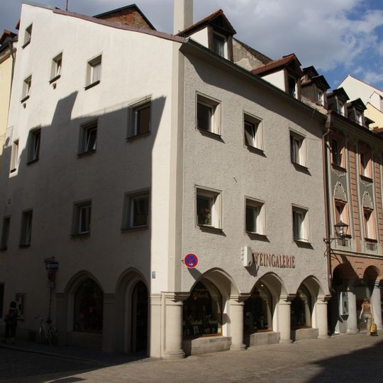 Wohn- und Geschäftshaus