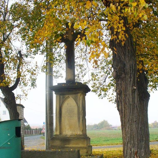 Kříž na rozcestí ve Stroupečské ulici v Žatci