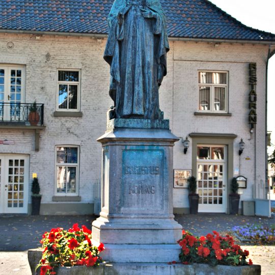 Statue of Sacred Heart of Jesus Christ