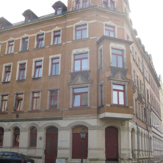 Mietshaus in geschlossener Bebauung in Ecklage Ludwig-Kirsch-Straße 18