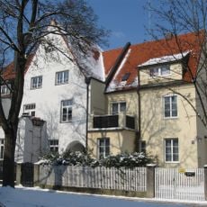 Block aus drei Villen