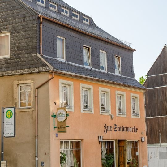 Wohnhaus in ehemals halboffener Bebauung Weberstraße 42