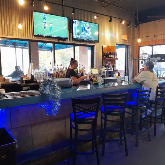 Puddle Jumpers Lakeside Grill & Bar