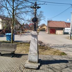 Kříž na návsi