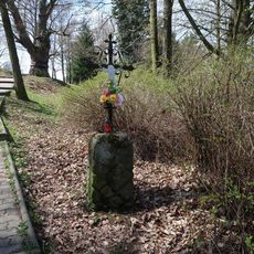 Kříž u cesty z parkoviště na Svatou Horu