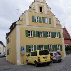 Wohn- und Geschäftshaus