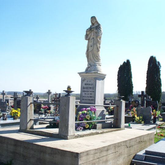 Catholic cemetery in Waniewo