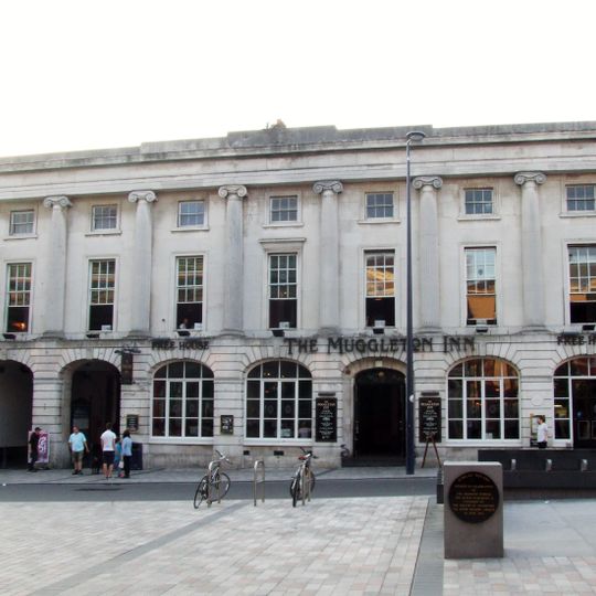 8 and 9, High Street