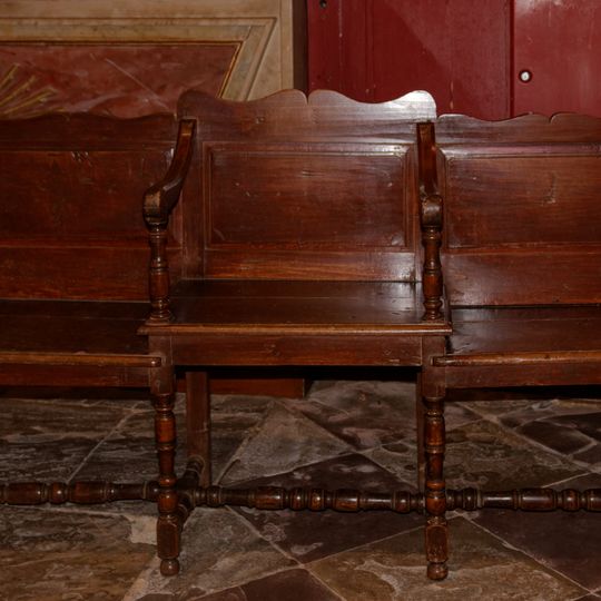Banc des célébrants à Villefranque