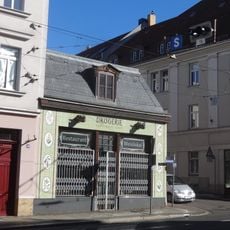 Kleines Geschäftshaus Menckestraße 46