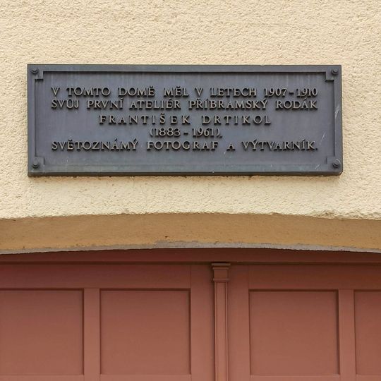 Pamětní deska Františka Drtikola na Václavském nám. v Příbrami
