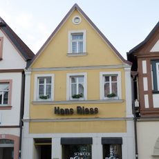 Wohn- und Geschäftshaus