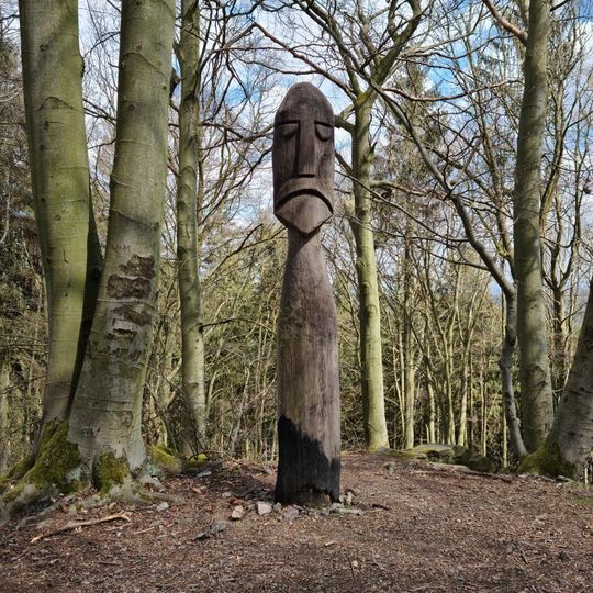 Socha Velese na vrchu Velíz