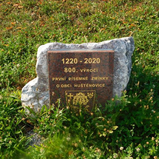 Pomník 800. výročí první zmínky o Huštěnovicích