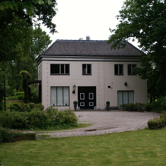 Herteveld, voormalig koetshuis