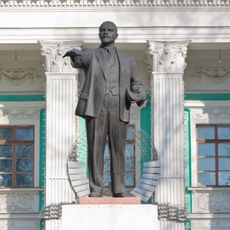 Statue of Lenin in Glazov