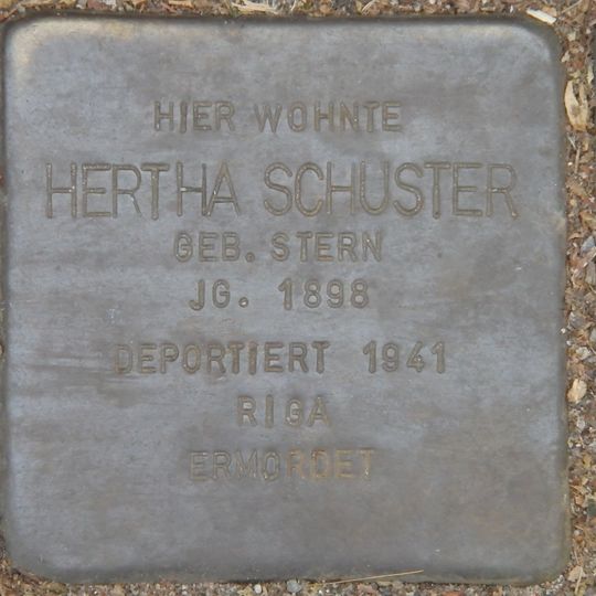 Stolperstein en memoria de Hertha Schuster