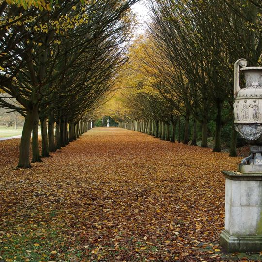 Urn, Near Private Entrance To Anglesey Abbey