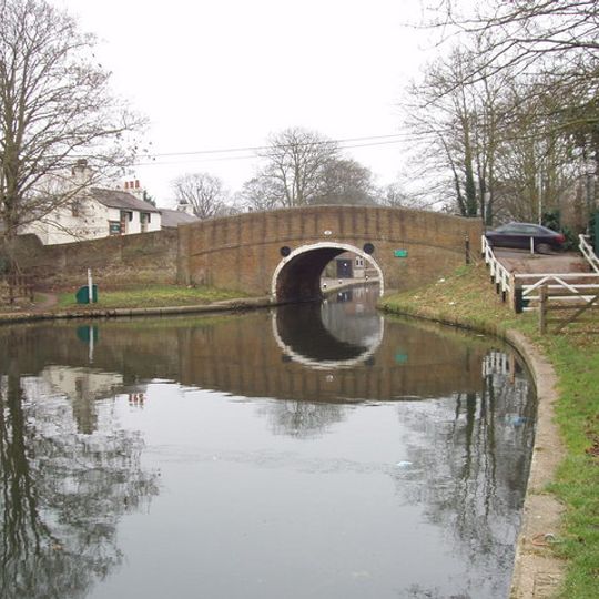 Bridge Of The Grand Union Canal Adjoining The Shovel Inn
